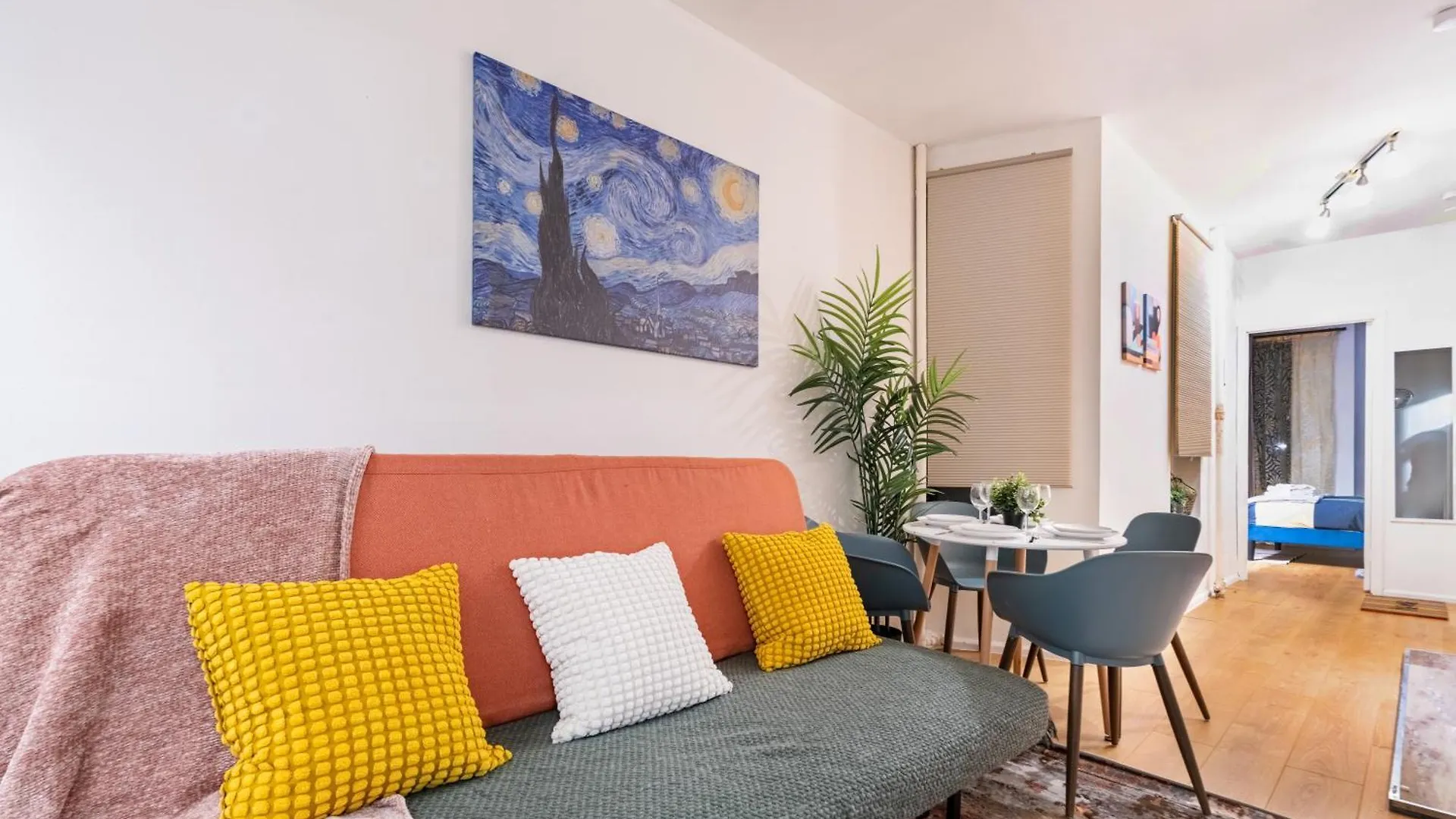 2 Bedroom Paradise In Hells Kitchen Manhattan New York Apartment