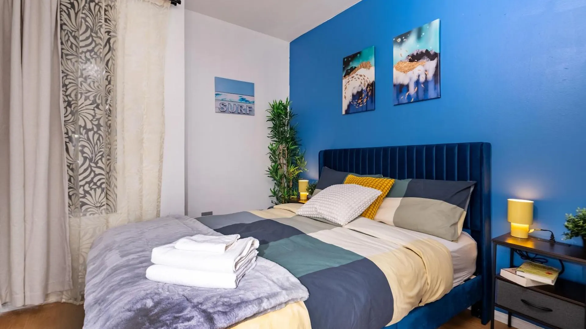 2 Bedroom Paradise In Hells Kitchen Manhattan New York 0*,  United States