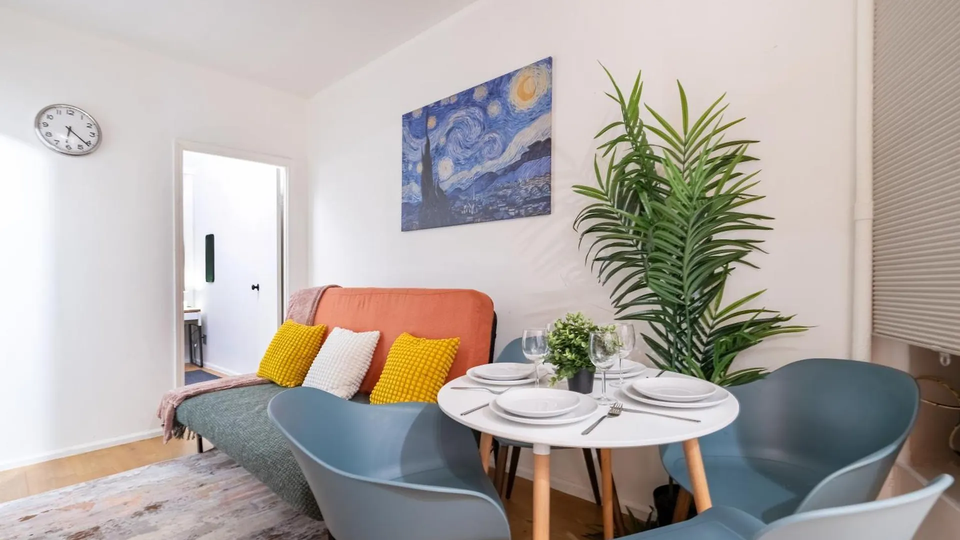 2 Bedroom Paradise In Hells Kitchen Manhattan New York